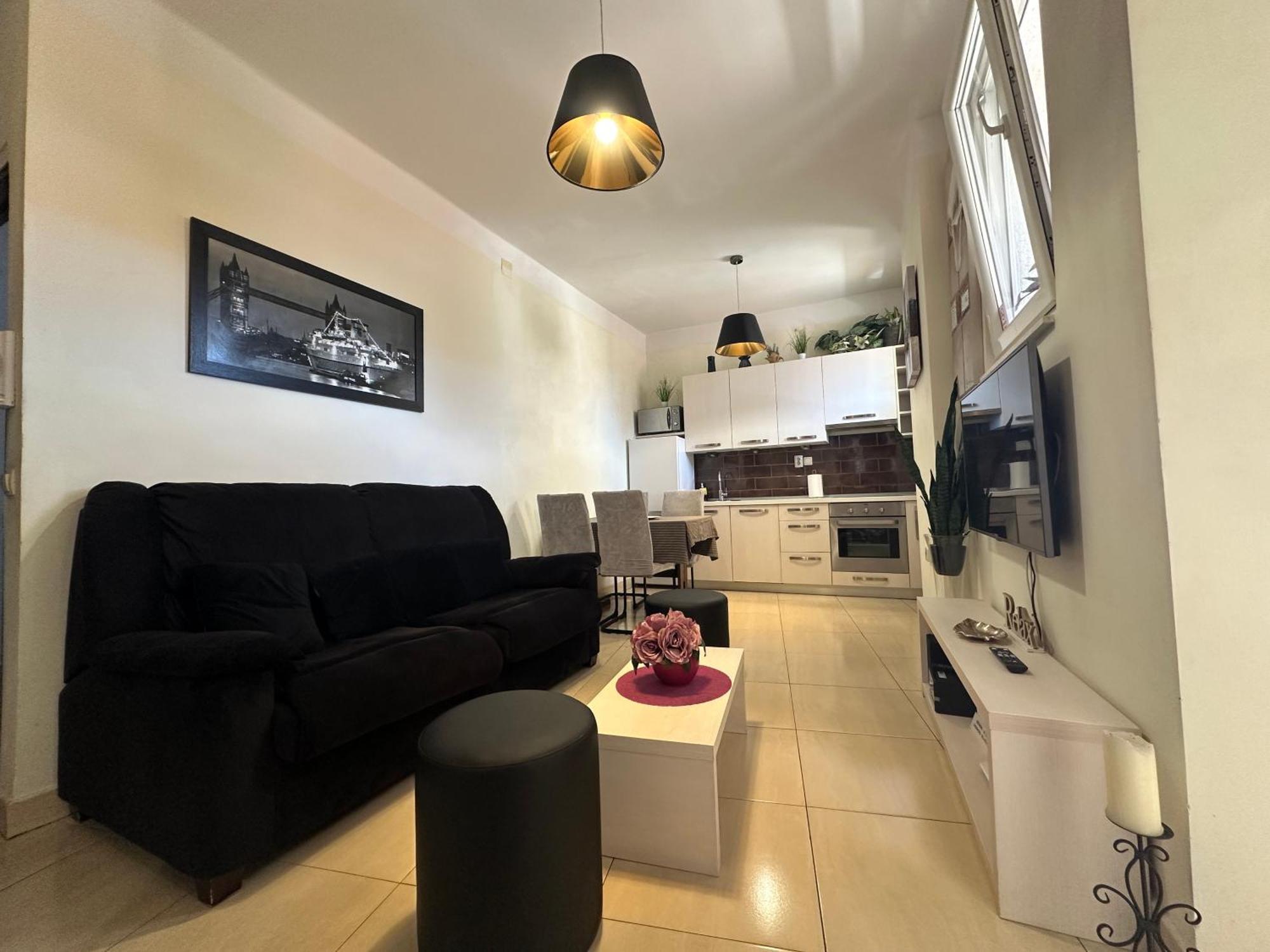 Apartment Deluxe *
